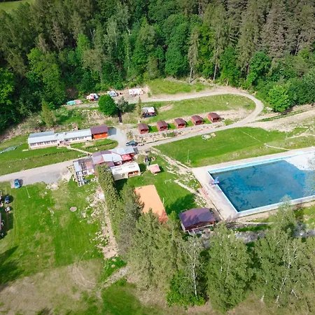 Karavan 1 V Arealu Koupaliste V Orlickych Horach * Bystré